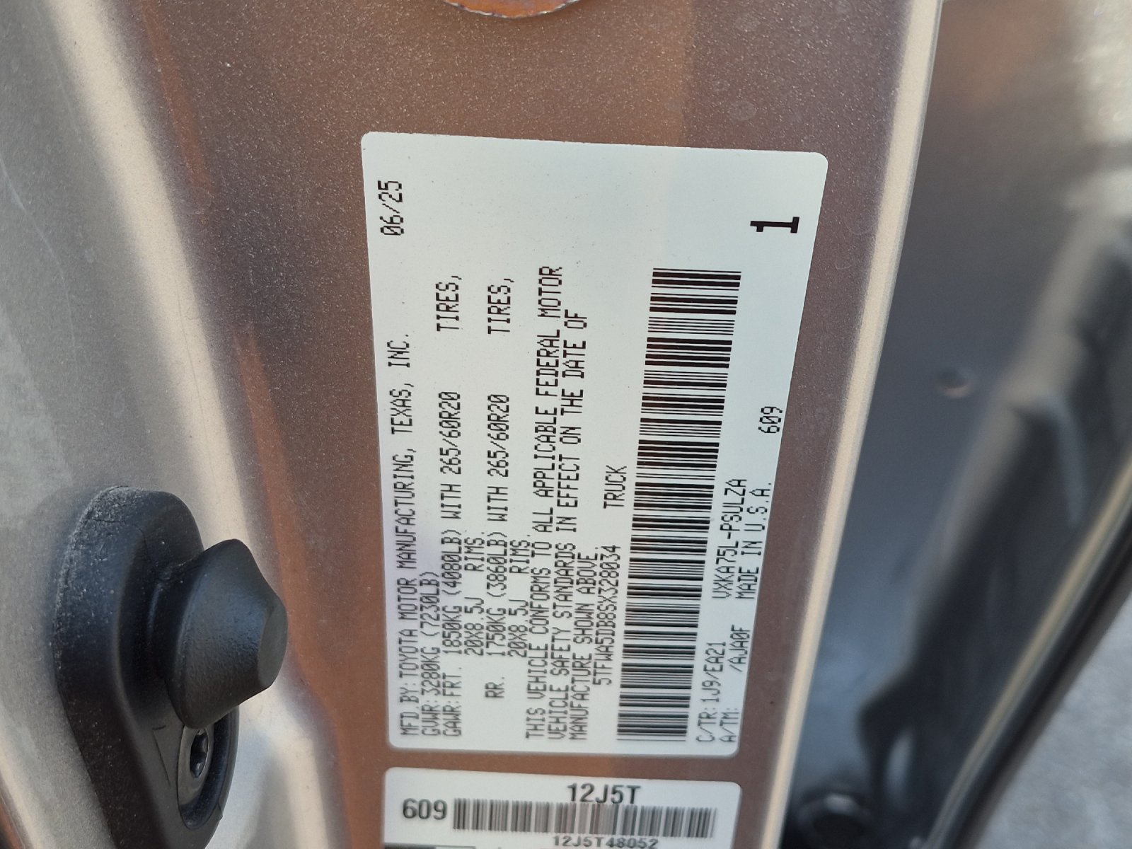 Certified 2025 Toyota Tundra Limited w/ TRD Off-Road Package AWD/4WD image 27