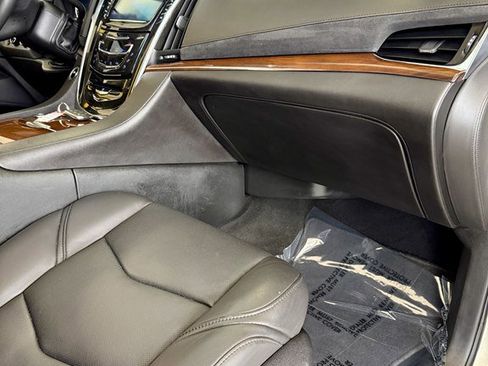 Used 2017 Cadillac Escalade Luxury image 12