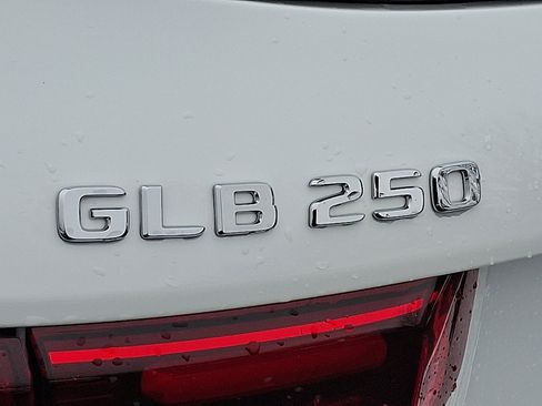 New 2026 Mercedes-Benz GLB 250 4MATIC image 22