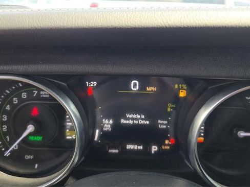 Used 2023 Jeep Wrangler Unlimited Sahara w/ Cold Weather Group AWD/4WD image 12