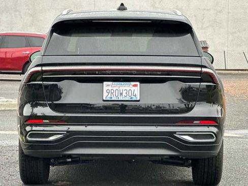 Used 2024 Lincoln Nautilus Reserve w/ Equipment Group 202A image 8