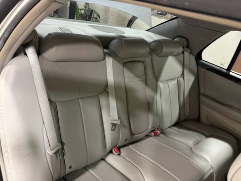 Used 2009 Cadillac DTS w/ Trunk Convenience Package FWD image 34