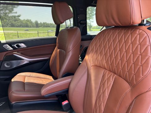 Used 2024 BMW X7 M60i w/ Executive Package AWD/4WD image 31