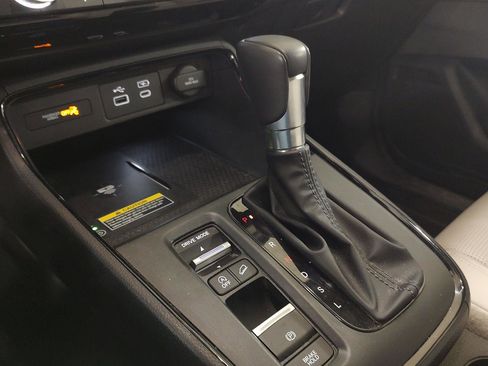 Used 2024 Honda CR-V EX-L image 13