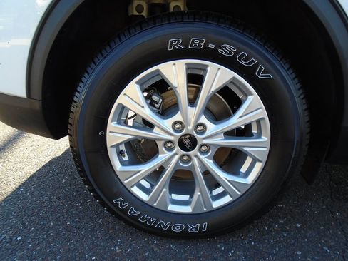 Used 2025 Ford Escape Active AWD/4WD image 17
