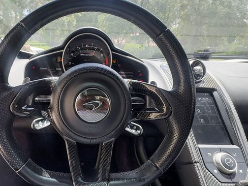 Used 2014 McLaren MP4-12C Spider RWD image 31