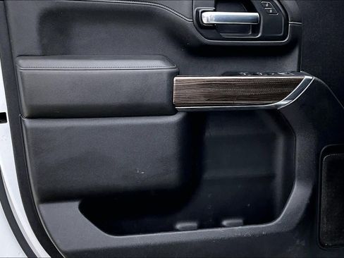 Used 2022 Chevrolet Silverado 2500 LT w/ Convenience Package image 22