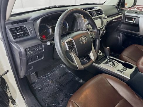 Used 2018 Toyota 4Runner Limited AWD/4WD image 19