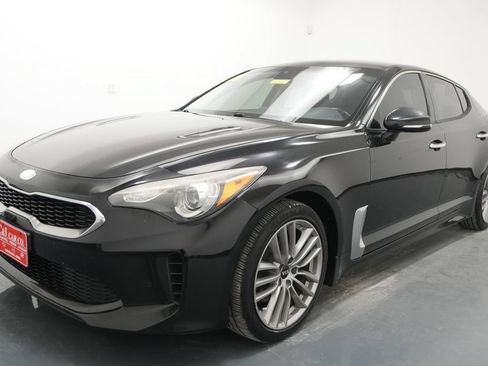 Used 2018 Kia Stinger RWD image 3