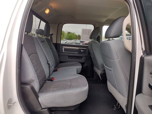 Used 2019 RAM 1500 Classic SLT w/ SLT Plus D←cor Group AWD/4WD image 8