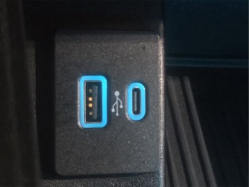 Used 2020 Ford Expedition XLT image 23