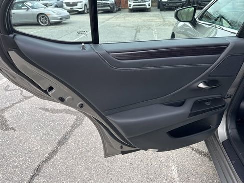 Used 2021 Lexus ES 300h w/ Premium Package image 28