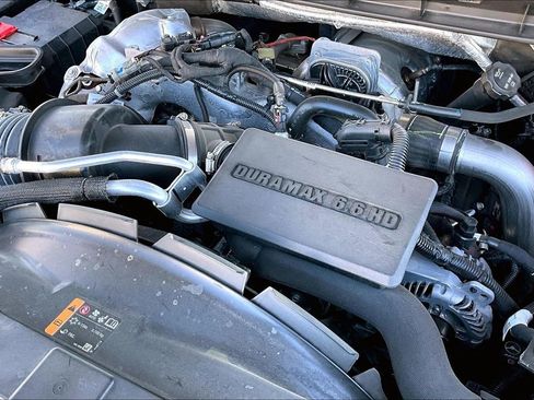 Used 2024 GMC Sierra 2500 AT4X image 31