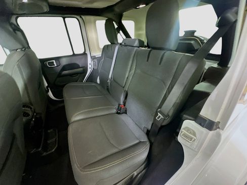 Used 2024 Jeep Wrangler Unlimited Sahara AWD/4WD image 23
