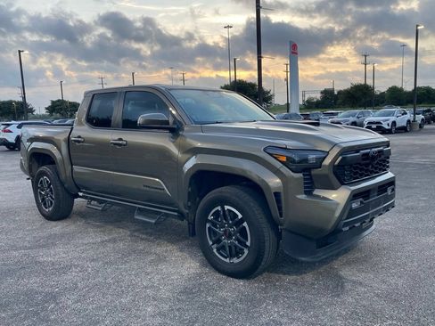 Used 2024 Toyota Tacoma TRD Sport RWD image 3