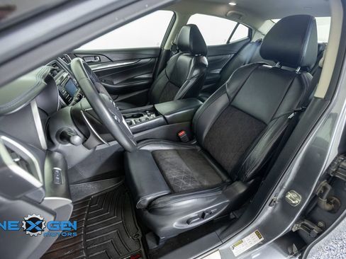 Used 2018 Nissan Maxima SR w/ Midnight Edition FWD image 25