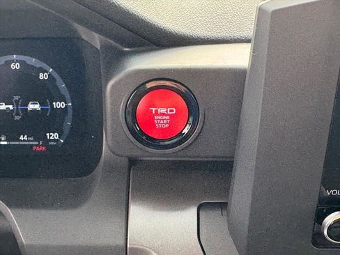 Used 2024 Toyota Tacoma TRD Off-Road image 22