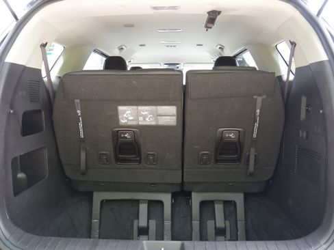 Used 2024 Kia Carnival LX FWD image 6
