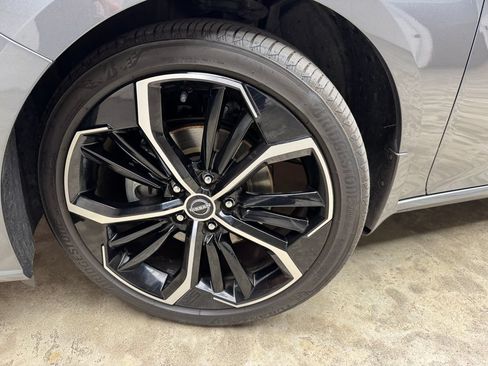 Used 2024 Nissan Altima 2.5 SR w/ SR Premium Package FWD image 27