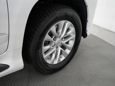 Used 2018 Lexus GX 460 Premium w/ Premium Package AWD/4WD image 64