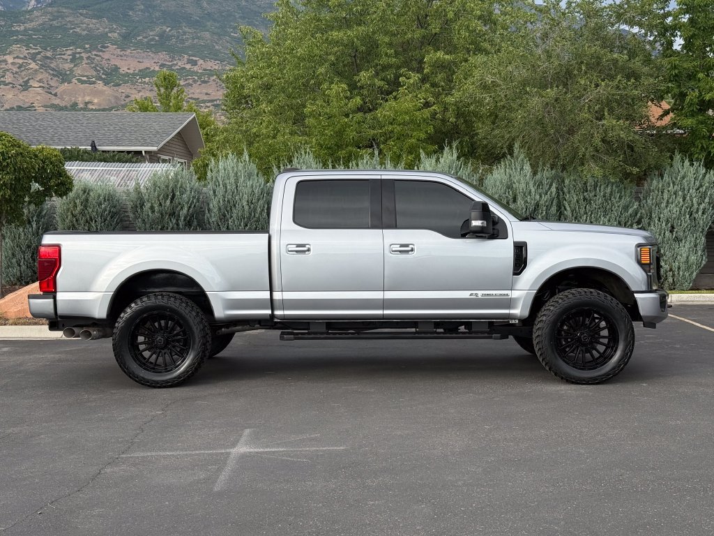 Used 2022 Ford F250 Lariat w/ Black Appearance Package AWD/4WD image 8