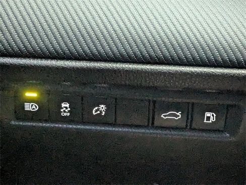 Used 2025 Toyota Camry SE image 24