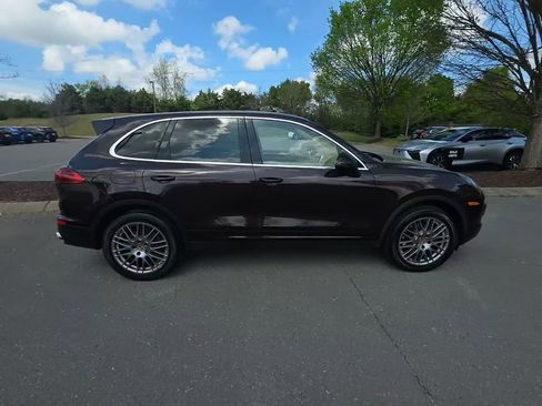 Used 2016 Porsche Cayenne image 8