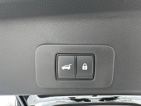 Used 2025 Nissan Murano SL AWD/4WD image 16