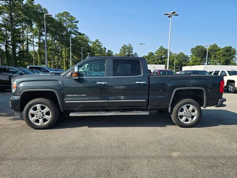 Certified 2017 GMC Sierra 2500 Denali w/ Duramax Plus Package AWD/4WD image 6