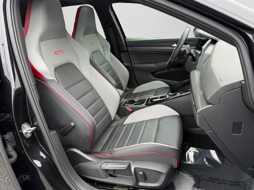 Used 2023 Volkswagen GTI Autobahn FWD image 10