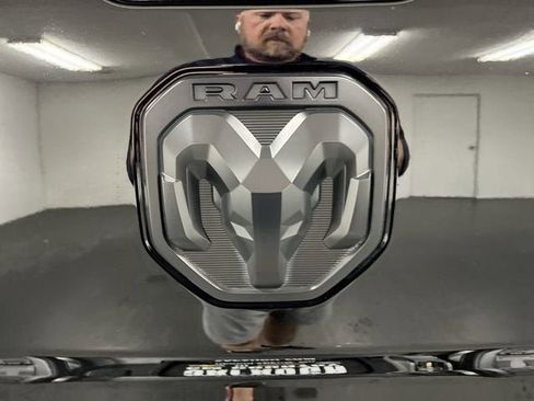 Used 2022 RAM 2500 Laramie AWD/4WD image 32