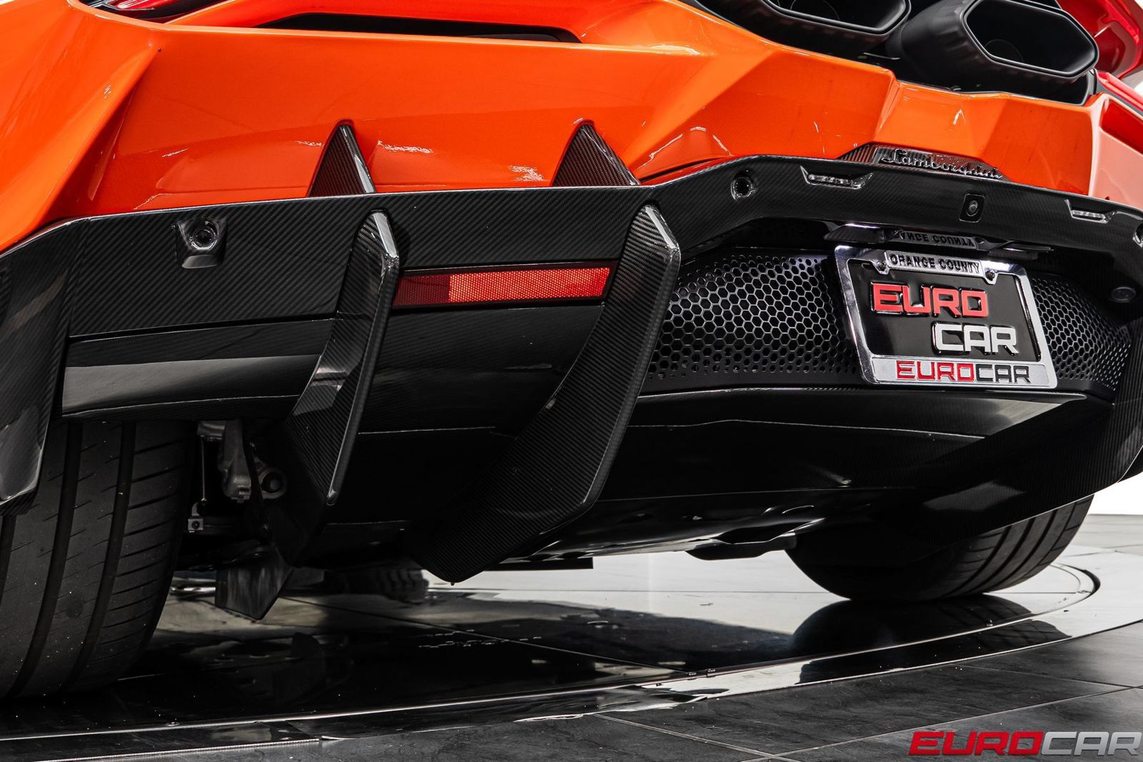 Used 2024 Lamborghini Revuelto AWD/4WD image 32