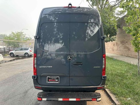 Used 2019 Mercedes-Benz Sprinter 144 image 6