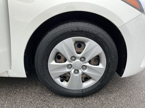 Used 2017 Kia Forte LX image 20