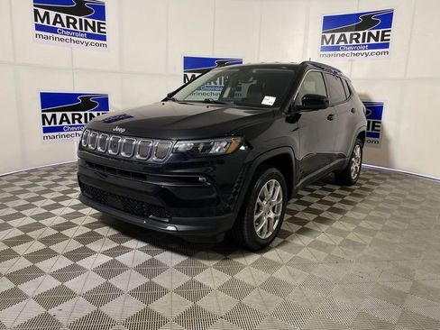 Used 2022 Jeep Compass Latitude AWD/4WD image 11