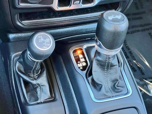 Used 2024 Jeep Wrangler Unlimited image 30