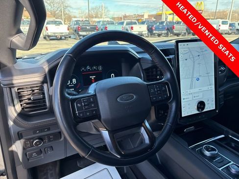 Used 2023 Ford Expedition Max Platinum image 3