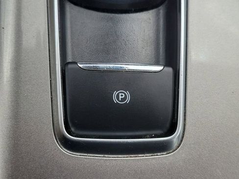 Used 2023 Ford Edge SEL image 29