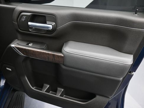 Used 2022 GMC Sierra 3500 Denali w/ Denali Ultimate Package image 37