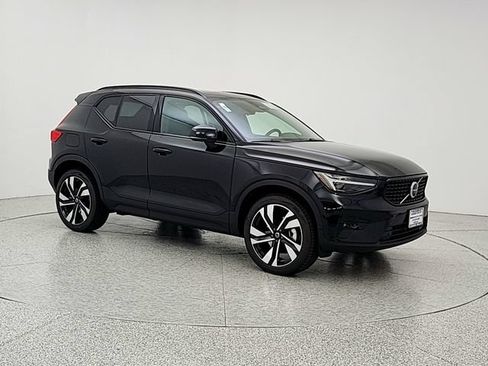 New 2026 Volvo XC40 B5 Ultra w/ Climate Package AWD/4WD image 3