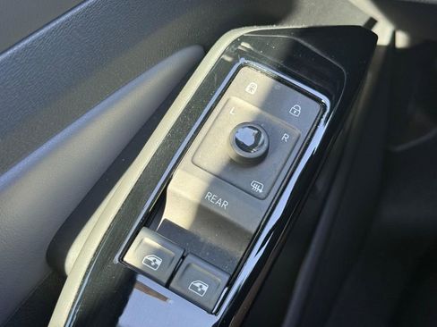 Certified 2023 Volkswagen ID.4 Pro S AWD/4WD image 20