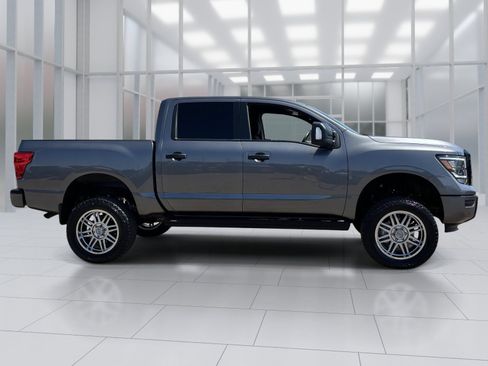Used 2024 Nissan Titan SV w/ SV Convenience Package AWD/4WD image 29