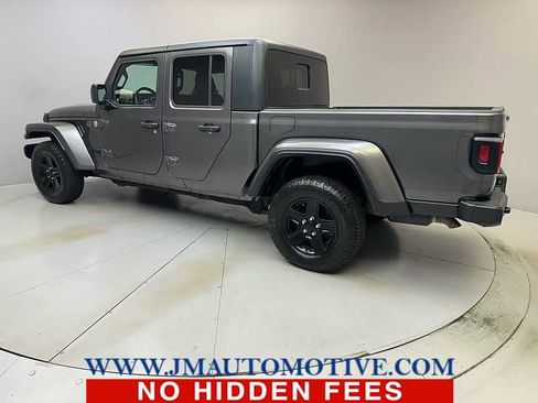 Used 2021 Jeep Gladiator Sport image 3