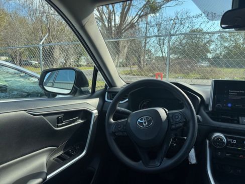 Used 2025 Toyota RAV4 LE image 34
