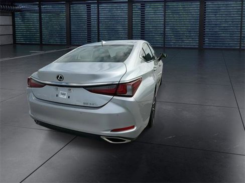 Certified 2022 Lexus ES 350 w/ Premium Package image 8