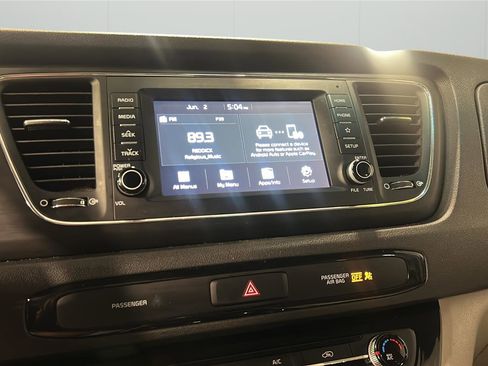 Used 2021 Kia Sedona LX FWD image 16