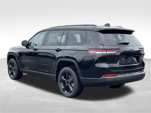 New 2025 Jeep Grand Cherokee L Altitude image 5