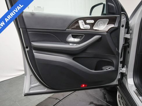 Used 2025 Mercedes-Benz GLS 450 4MATIC image 43