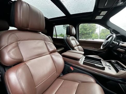 Certified 2025 Lincoln Navigator L Reserve AWD/4WD image 34