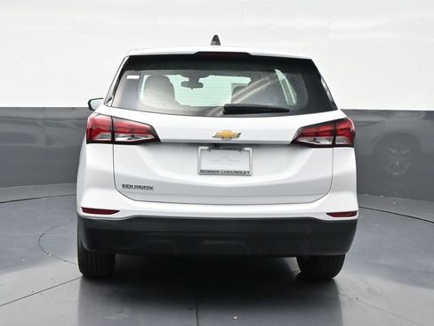 Used 2022 Chevrolet Equinox LS FWD image 4